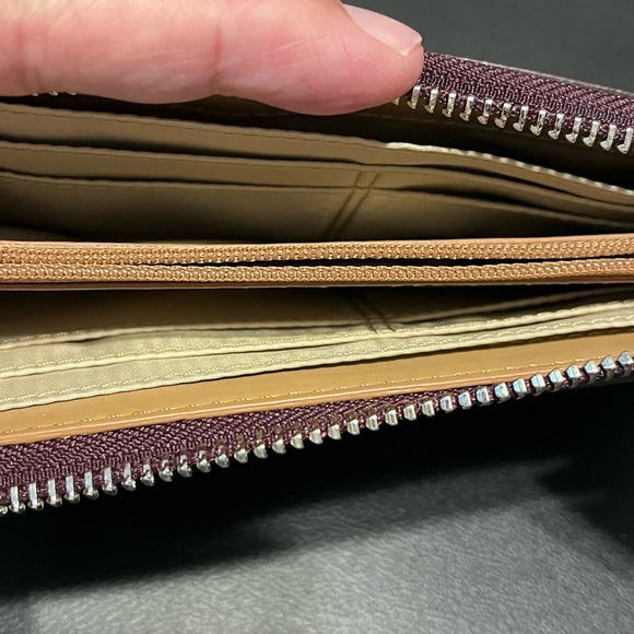 NWT Coach Darcy Shiny Saffiano Leather Wallet F50438 Burgundy - Picture 3 of 8